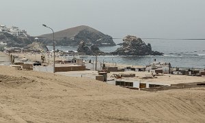 On the coast road down to Paracas